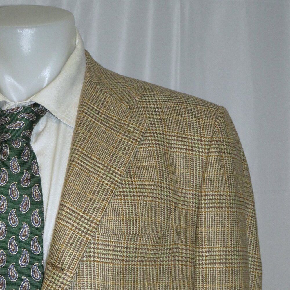 Kiton 100% Cashmere Light Brown Plaid Three Roll Two Sport Coat 44R